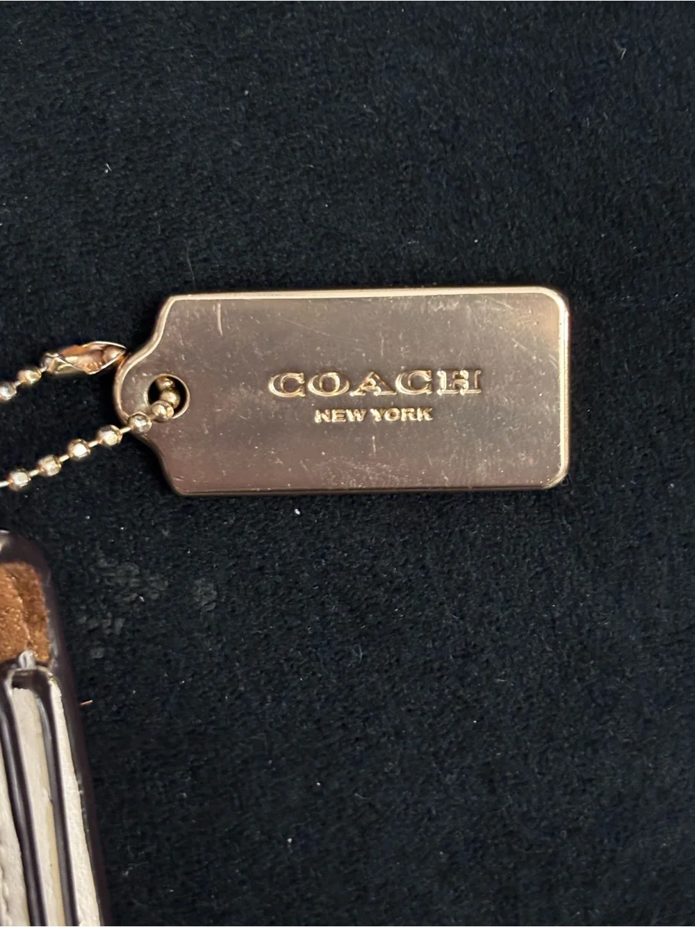 Coach Klare cream Quilted Crossbody & Shoulder Bag Chain Strap & gold hang tag - Picture 3 of 13